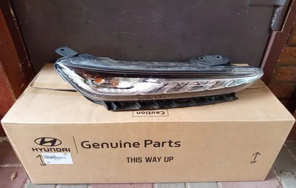 Hyundai Kona I Headlight/headlamp 92208J9000