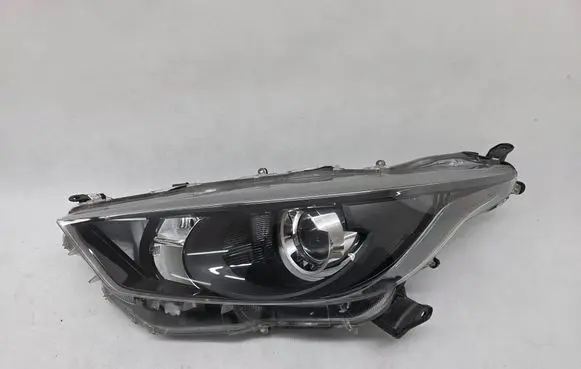 Toyota Yaris XP210 Headlight/headlamp