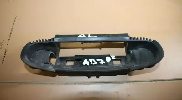 Rear door exterior handle/bracket