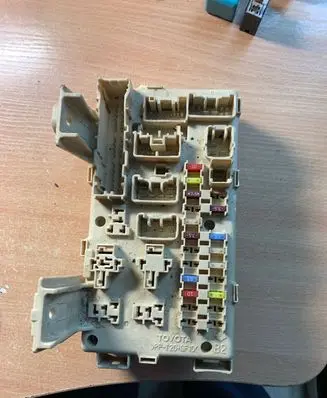 Toyota Avensis T250 Fuse box set 05030A 08061013385702
