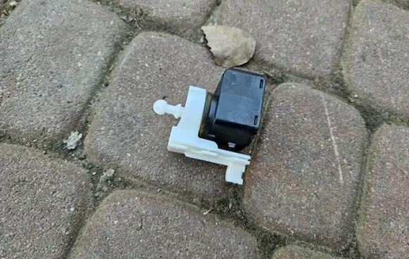 Opel Astra J Headlight level adjustment motor 008830