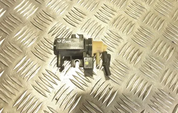 Mercedes-Benz A W169 Air pressure sensor A0061536628