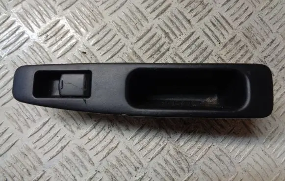 Nissan Qashqai Electric window control switch 25411BR00A