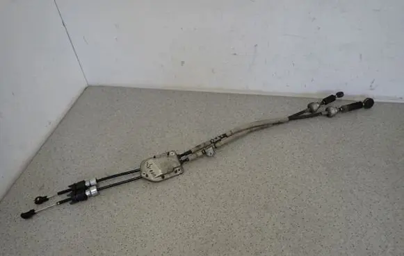 Gear shift cable linkage