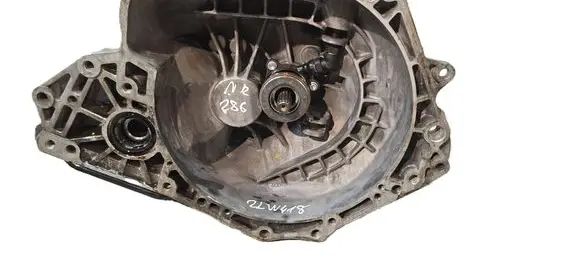 Opel Corsa D Manual 5 speed gearbox S27645286 2LW418