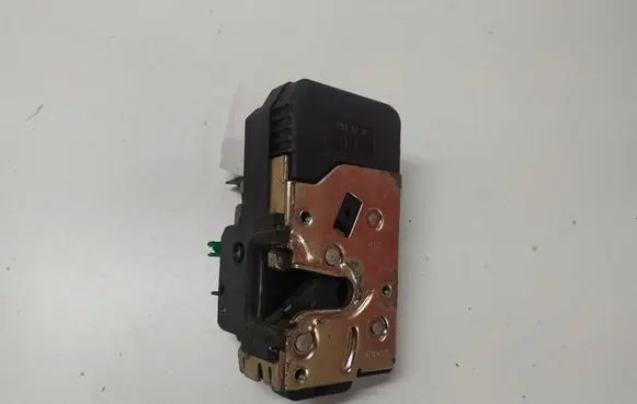 Opel Vectra B Front door lock 90507060