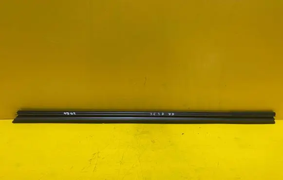 Peugeot 308 Front door trim (molding) 