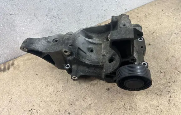 BMW 3 E90 E91 Generator/alternator bracket 7802639 7802637 13992010