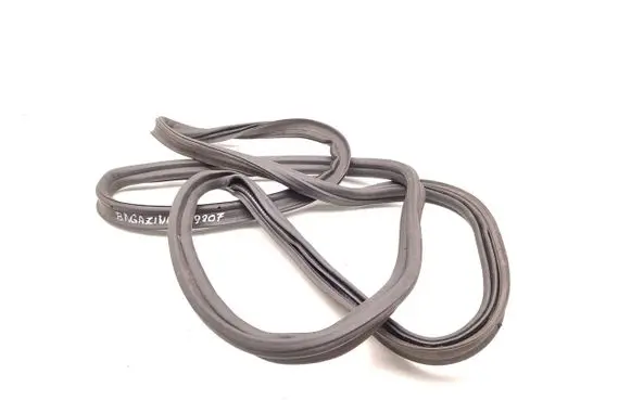 Volkswagen Polo V 6R Seal rubber (tailgate) 