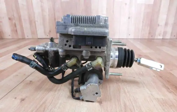 Toyota RAV 4 (XA40) ABS Pump 4721042100