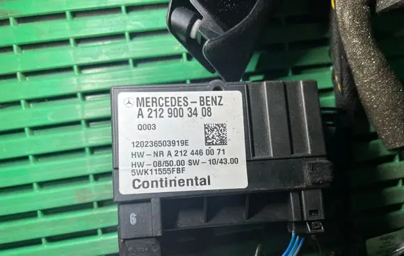 Mercedes-Benz E W212 Fuel injection pump control unit/module A2129003408 2129003408