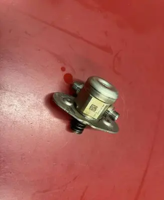 BMW X3 G01 Fuel injection high pressure pump 7642466 13517642466