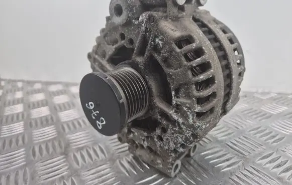 BMW 1 E82 E88 Generator/alternator 7557789