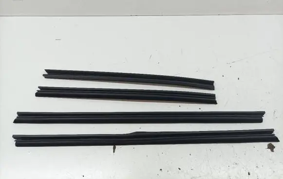 Dacia Sandero III Front door trim (molding)