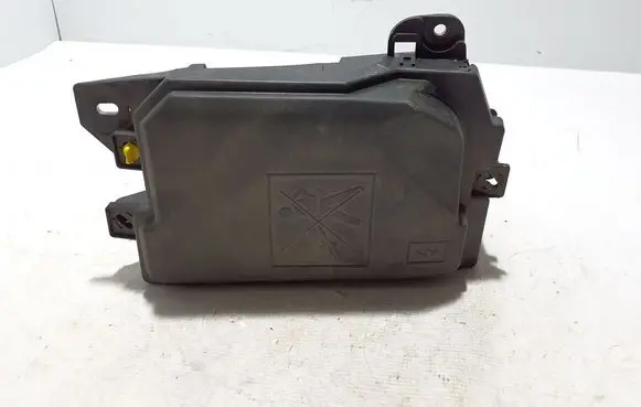 Renault Arkana Fuse box set 284B09196R