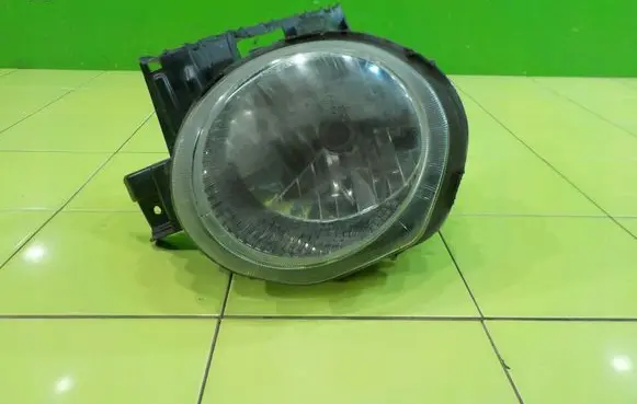 Nissan Juke I F15 Headlight/headlamp PRZOD