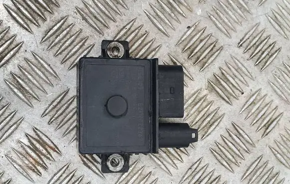 BMW 1 E81 E87 Glow plug pre-heat relay 0522120703 0006410872 E2110022367