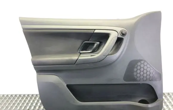 Skoda Roomster (5J) Front door card panel trim