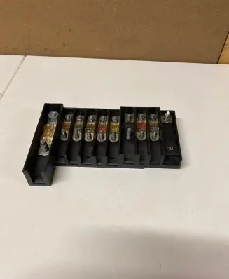 Volkswagen Transporter - Caravelle T5 Fuse module SLUZBA 586440