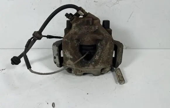 BMW 3 E90 E91 Front brake caliper 34116778145 34116778147 6778145