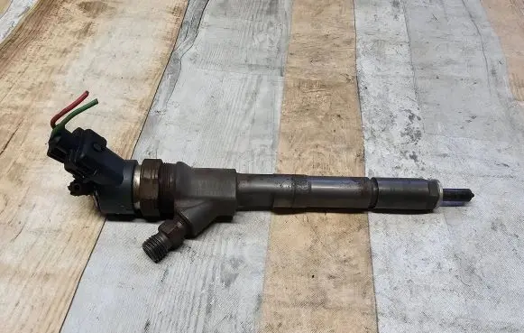 Toyota Auris 150 Fuel injector 0445110227