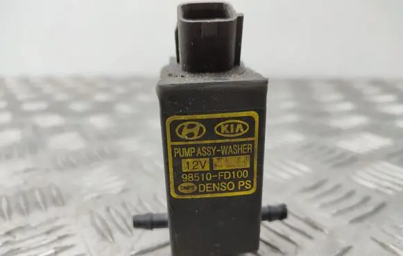 KIA Sorento Windscreen/windshield washer pump 98510FD100