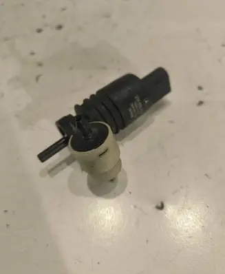 Mercedes-Benz E W212 Windscreen/windshield washer pump 2048660221 3091387 05103B