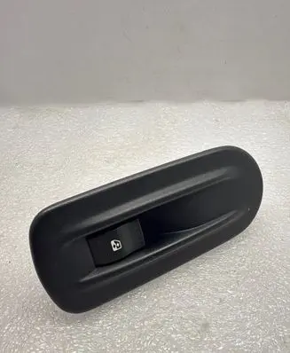 Renault Master II Electric window control switch 8200206603 33385X