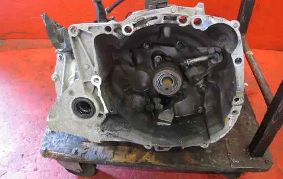 Renault Clio IV Manual 5 speed gearbox JH3343