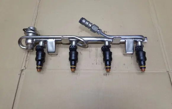 Volkswagen PASSAT B5 Fuel main line pipe 