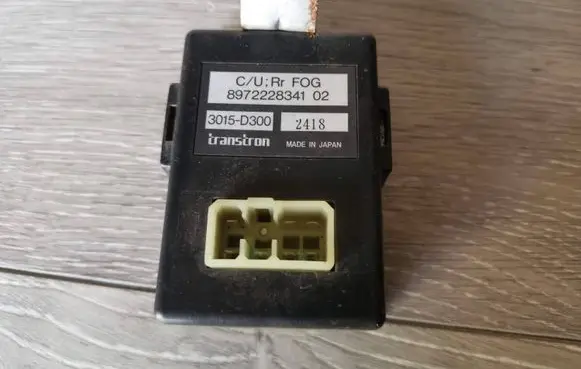Isuzu Trooper Other control units/modules 8972228341 2418 3015D300