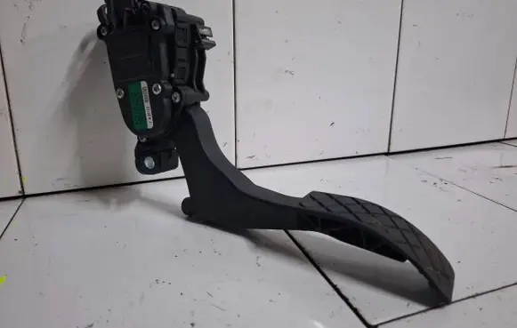 Skoda Roomster (5J) Accelerator throttle pedal 6Q1721503M 6PV00849641