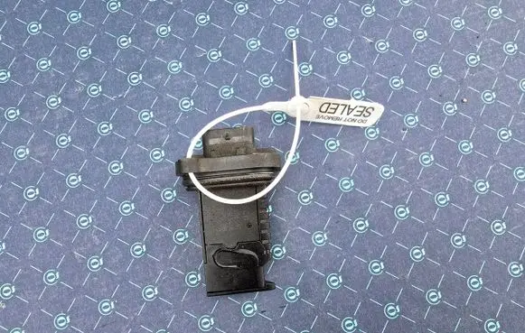 BMW 5 F10 F11 Mass air flow meter 8506408