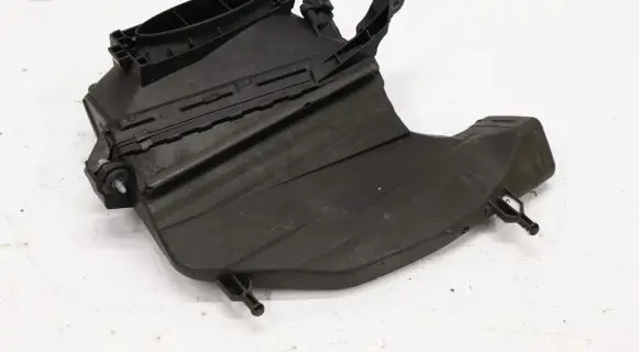 Mercedes-Benz GLA W156 X156 Air filter box cover A6420942304