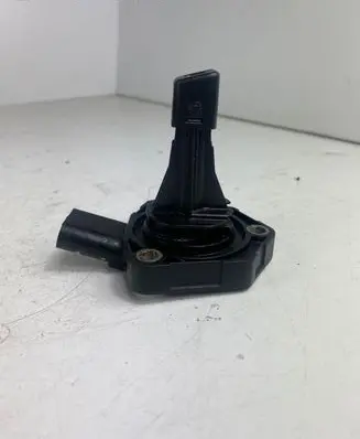 Volkswagen Golf VI Oil pressure sensor 03C907660G 6PR00962902