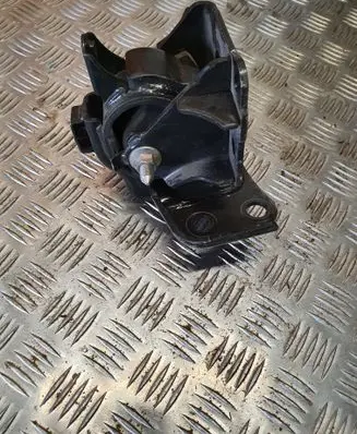 Toyota Prius (XW30) Engine mount bracket