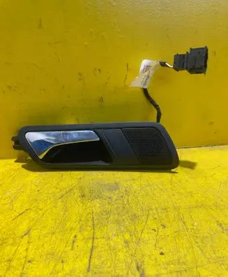 Volkswagen PASSAT B6 Rear door interior handle 3C4839114