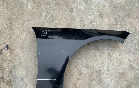 Mercedes-Benz E W212 Fender 