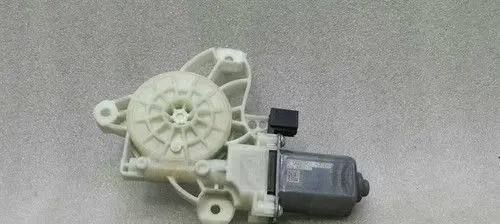 Mercedes-Benz S W222 Front door window regulator motor A0009065706