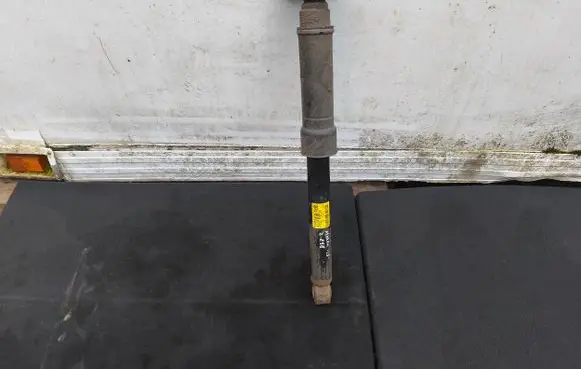 Opel Mokka Rear shock absorber/damper 95367159