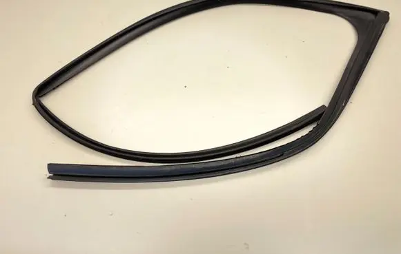 Lexus UX Front door rubber seal 6815176040