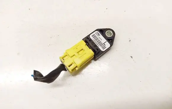 Toyota Avensis T250 Airbag deployment crash/impact sensor 898340501