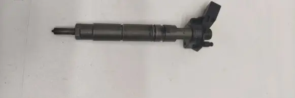 Jeep Grand Cherokee (WK) Fuel injector A6420700587