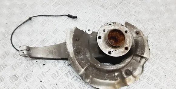 BMW 5 F10 F11 Front wheel hub