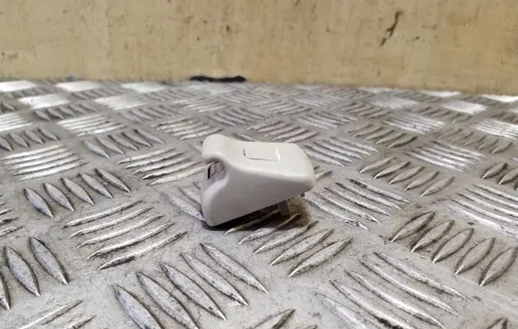 Sun visor clip/hook/bracket