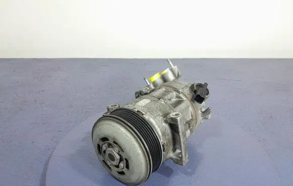 Peugeot 208 Air conditioning (A/C) compressor (pump) 9828684880