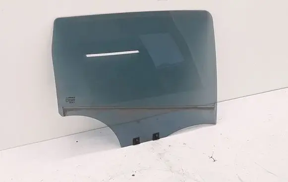 Renault Zoe Rear door window glass 823001033R