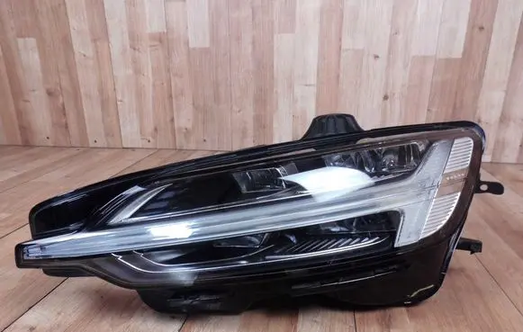 Volvo S60 Headlight/headlamp 32338032