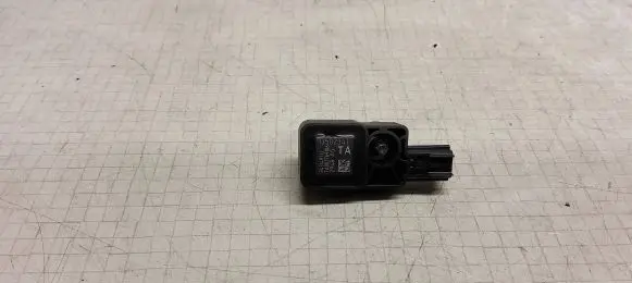 Opel Insignia A Airbag deployment crash/impact sensor 13502341 343149712 TA002769106