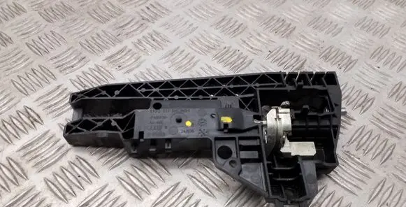 Rear door exterior handle/bracket